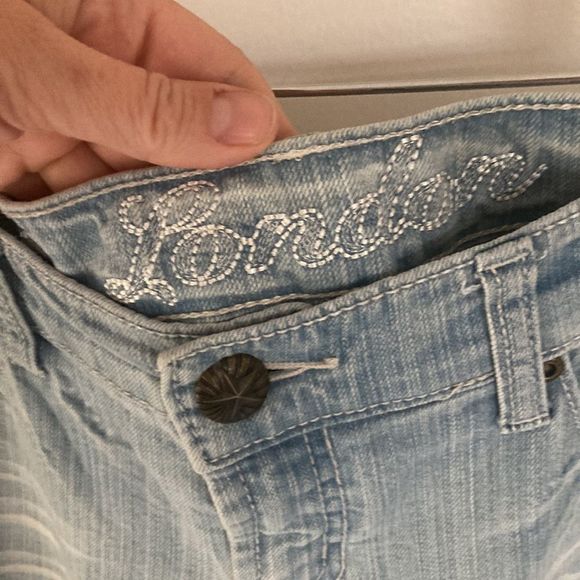 LONDON Light Wash Straight Leg Jean - Picture 4 of 11